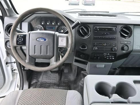 Used 2014 Ford F550 2WD Crew Cab Super Duty image 8