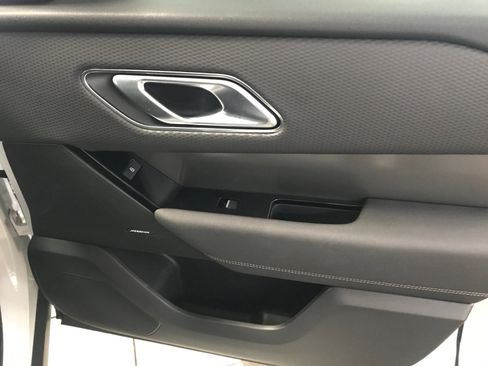 Used 2023 Land Rover Range Rover Velar S image 12