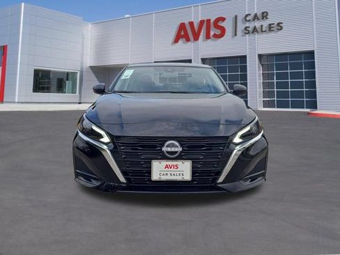 Used 2025 Nissan Altima 2.5 SV FWD image 2