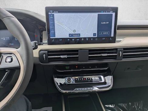 Used 2024 Lincoln Corsair FWD image 12