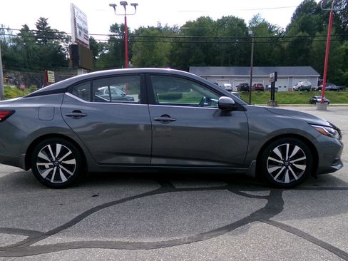 Used 2020 Nissan Sentra SV w/ SV Premium Package image 9