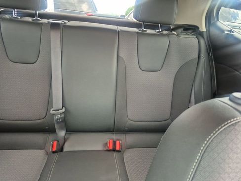 Used 2023 Buick Encore GX Preferred w/ Cold Weather Comfort Package FWD image 12