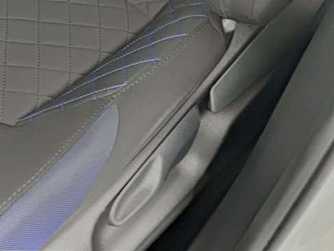 Used 2021 Toyota C-HR XLE image 13