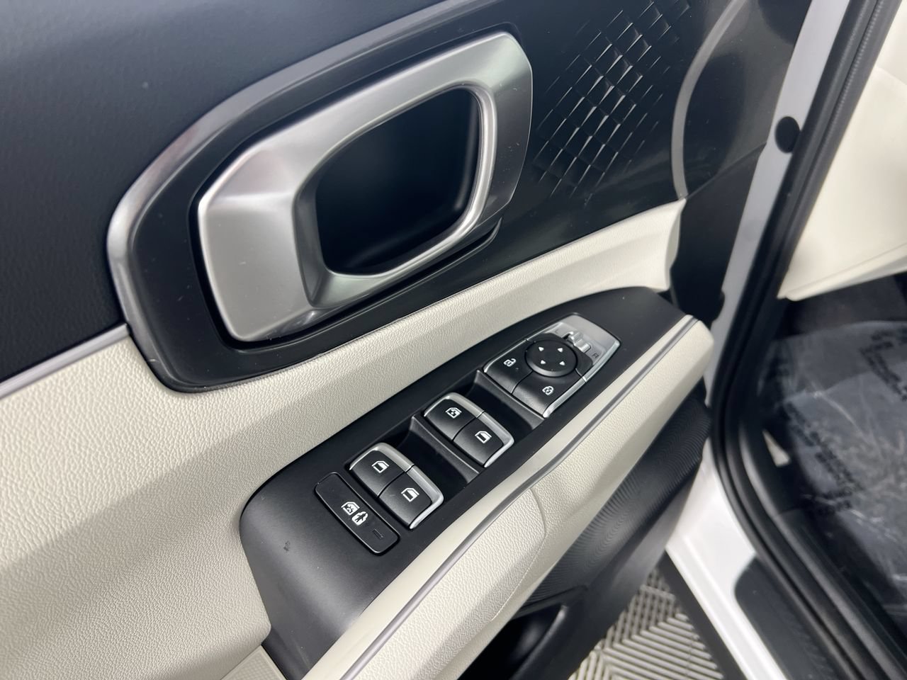 New 2026 Kia Sorento S w/ S Panoramic Sunroof Package FWD image 15