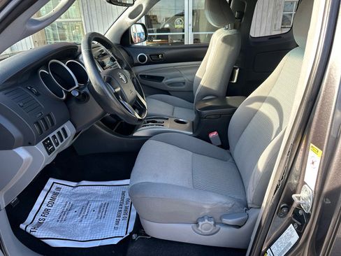 Used 2012 Toyota Tacoma Access Cab Auto 2WD image 10