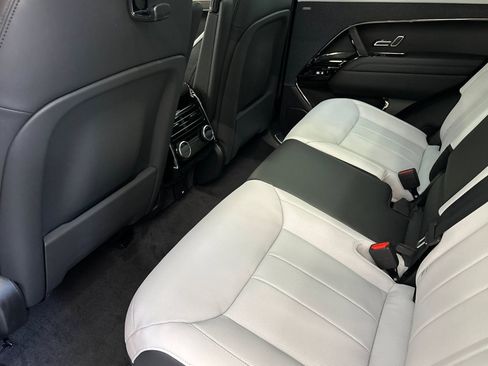 New 2026 Land Rover Range Rover Sport Dynamic SE image 16