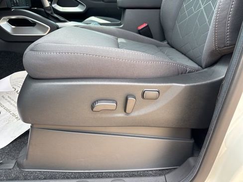 New 2025 Nissan Frontier SV w/ SV Convenience Package image 10