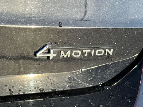 Used 2022 Volkswagen Taos SEL image 32