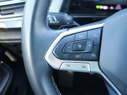 Used 2024 Volkswagen Atlas Cross Sport SE image 19