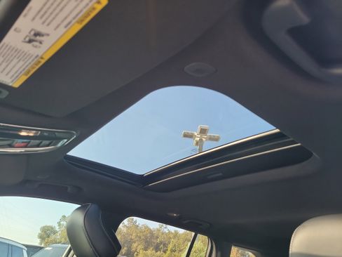 New 2025 Jeep Grand Cherokee Altitude image 14