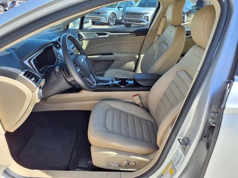 Used 2015 Ford Fusion SE w/ Equipment Group 202A image 11