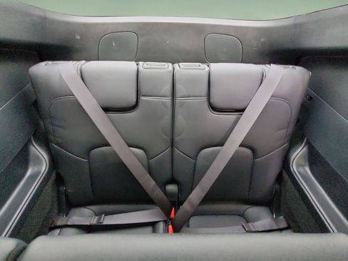 Used 2021 Tesla Model Y Long Range image 16