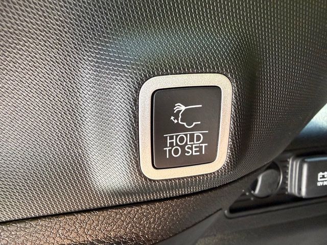 Used 2026 Jeep Grand Cherokee Altitude AWD/4WD image 16