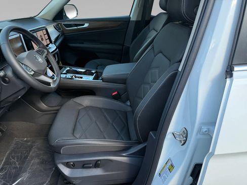New 2026 Volkswagen Atlas SE image 15