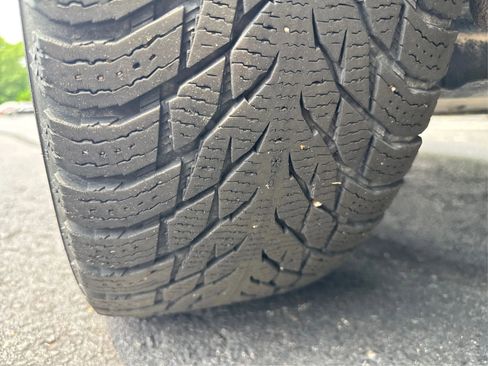 Used 2021 Volvo XC40 T5 R-Design w/ Climate Package image 16