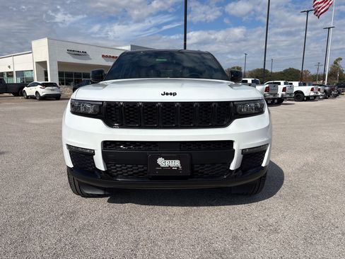 New 2025 Jeep Grand Cherokee L Limited image 8