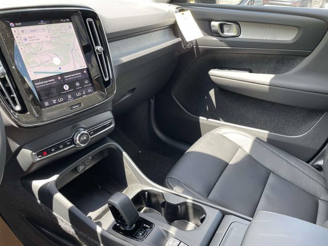New 2026 Volvo XC40 B5 Core w/ Protection Package Premier AWD/4WD image 32