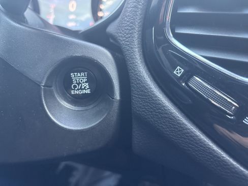 Used 2018 Jeep Compass Limited w/ Navigation Group image 30