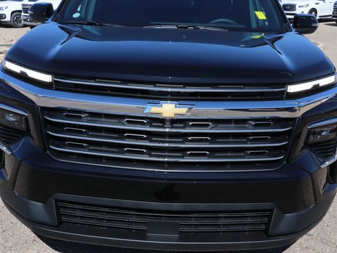 New 2026 Chevrolet Traverse LT image 2