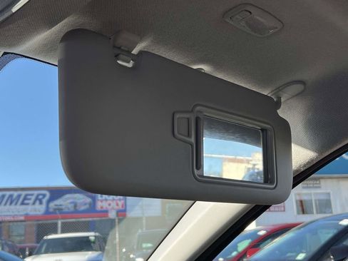 Used 2024 Hyundai Elantra SEL w/ Convenience Package image 43