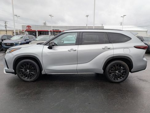 Used 2024 Toyota Highlander XSE image 4