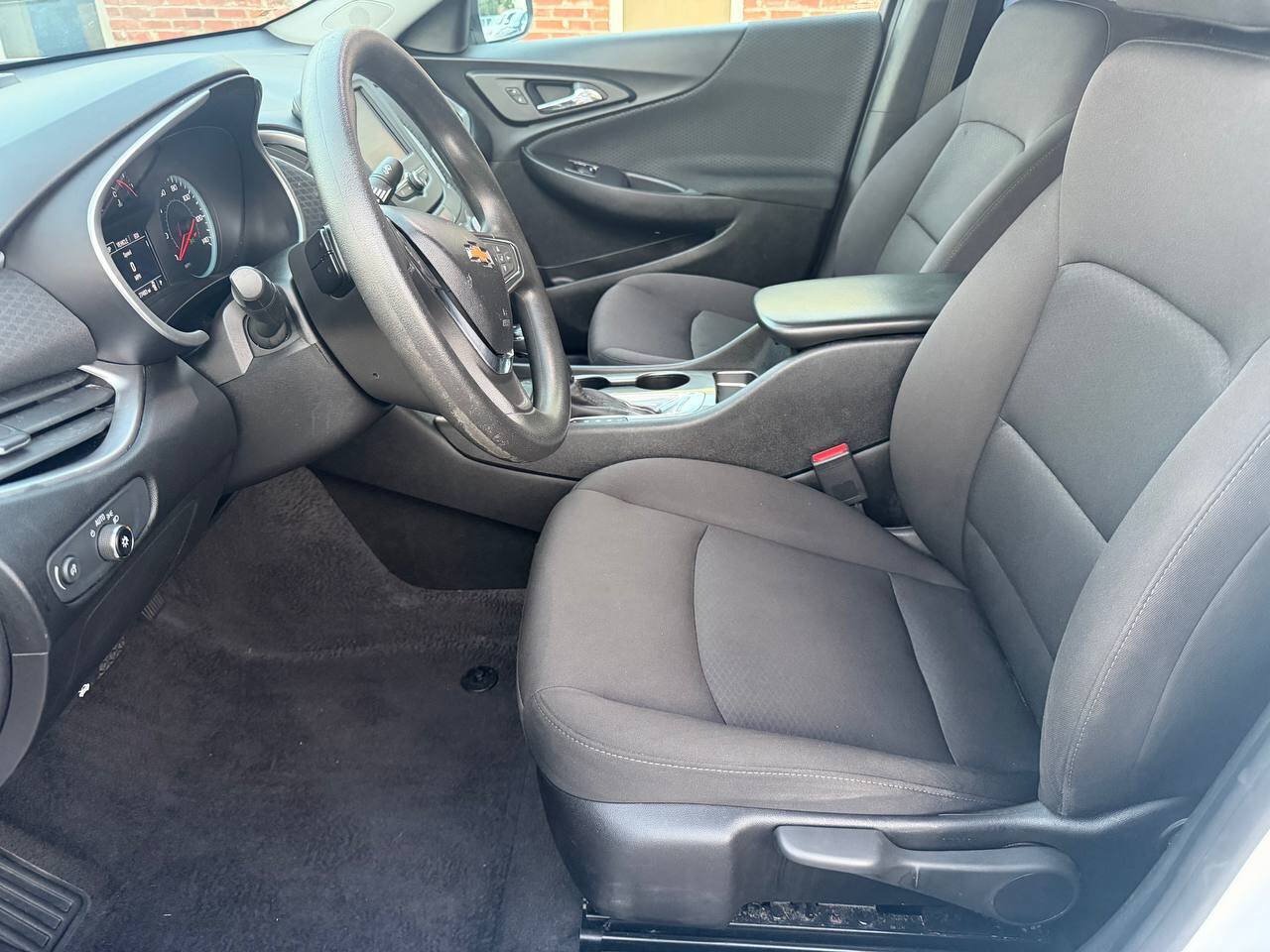 Used 2018 Chevrolet Malibu LS FWD image 15