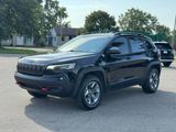 Used 2019 Jeep Cherokee Trailhawk image 4