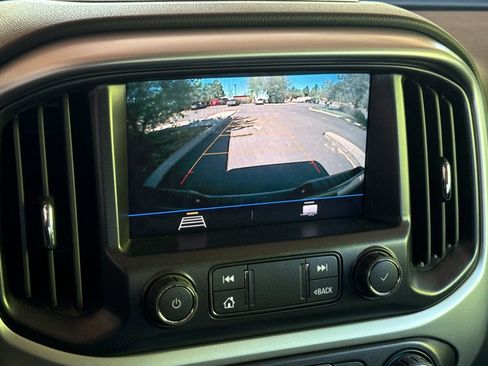 Used 2022 Chevrolet Colorado LT w/ LT Convenience Package AWD/4WD image 18