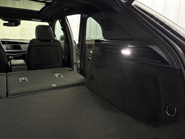 Used 2023 Cadillac XT4 Sport w/ Sun And Sound Package AWD/4WD image 17