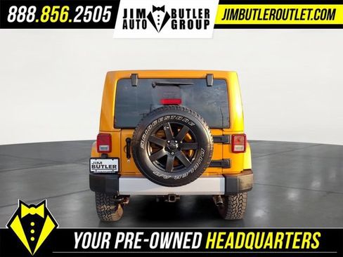 Used 2014 Jeep Wrangler Unlimited Sahara w/ Dual Top Group AWD/4WD image 17