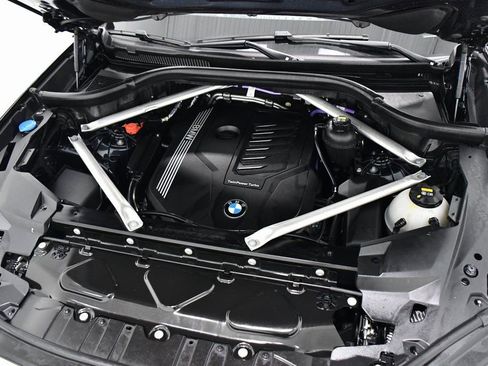 Used 2022 BMW X6 xDrive40i w/ Premium Package image 6