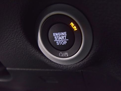 New 2026 Chrysler Pacifica Select w/ S Appearance Package image 28