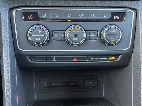 Used 2021 Volkswagen Atlas SE image 16