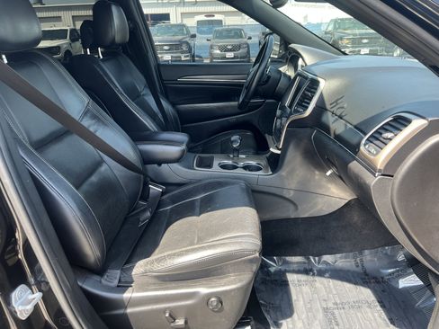 Used 2014 Jeep Grand Cherokee Limited w/ Luxury Group II image 16