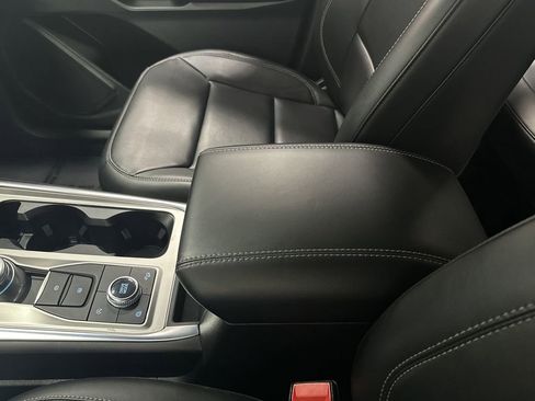 Used 2023 Ford Explorer XLT w/ Equipment Group 202A image 20