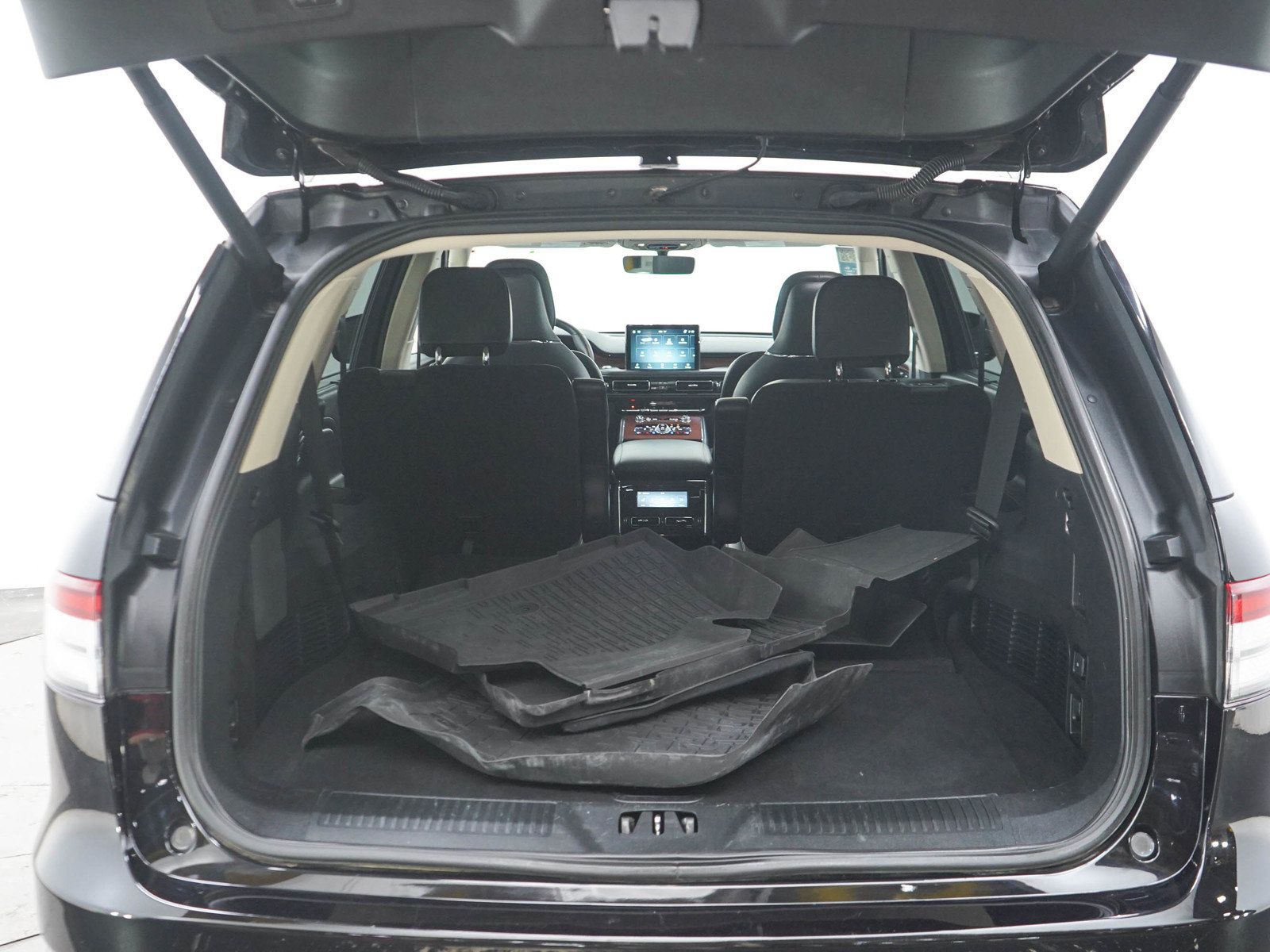 Used 2021 Lincoln Aviator Reserve w/ Equipment Group 208A AWD/4WD image 17