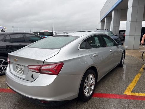 Used 2019 Chevrolet Malibu LT image 3