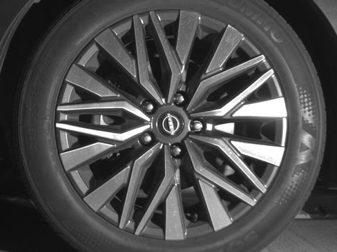 Used 2025 Nissan Altima 2.5 SV FWD image 12