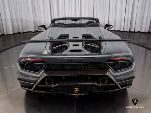 Used 2018 Lamborghini Huracan Performante AWD/4WD image 20