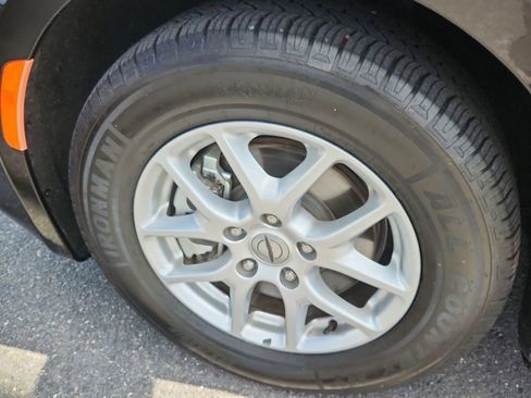 Used 2022 Chrysler Voyager LX image 21