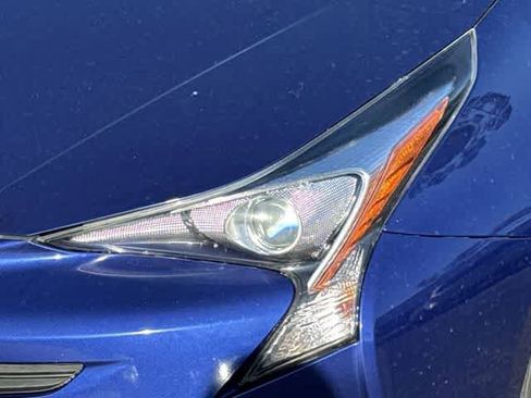 Used 2017 Toyota Prius Four w/ Advanced Technology Package FWD image 9
