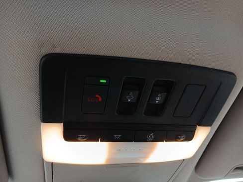 Used 2025 Nissan Pathfinder Platinum FWD image 18
