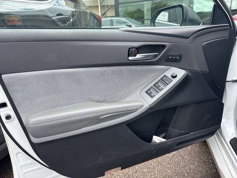 Used 2019 Toyota Avalon Touring w/ Advanced Safety Package FWD image 11