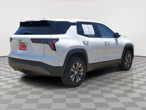 Used 2026 Chevrolet Equinox LT w/ Safety and Technology Package FWD image 4