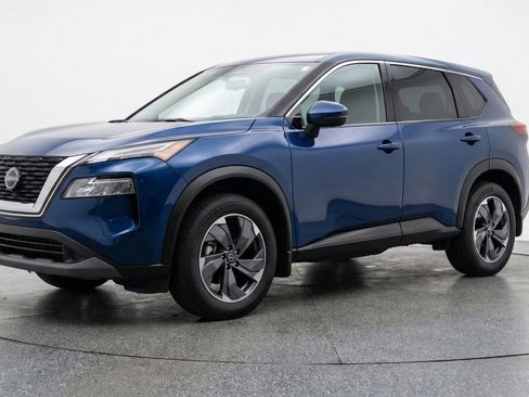 Used 2025 Nissan Rogue SV FWD image 3