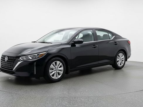Used 2025 Nissan Sentra S image 3