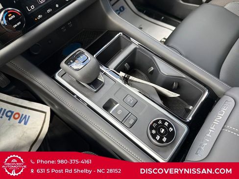 New 2026 Nissan Pathfinder SL w/ SL Premium Package AWD/4WD image 21