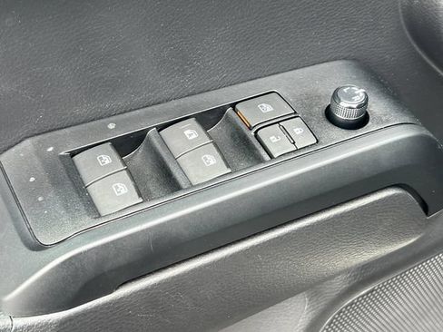 Used 2023 Toyota Tacoma SR AWD/4WD image 18