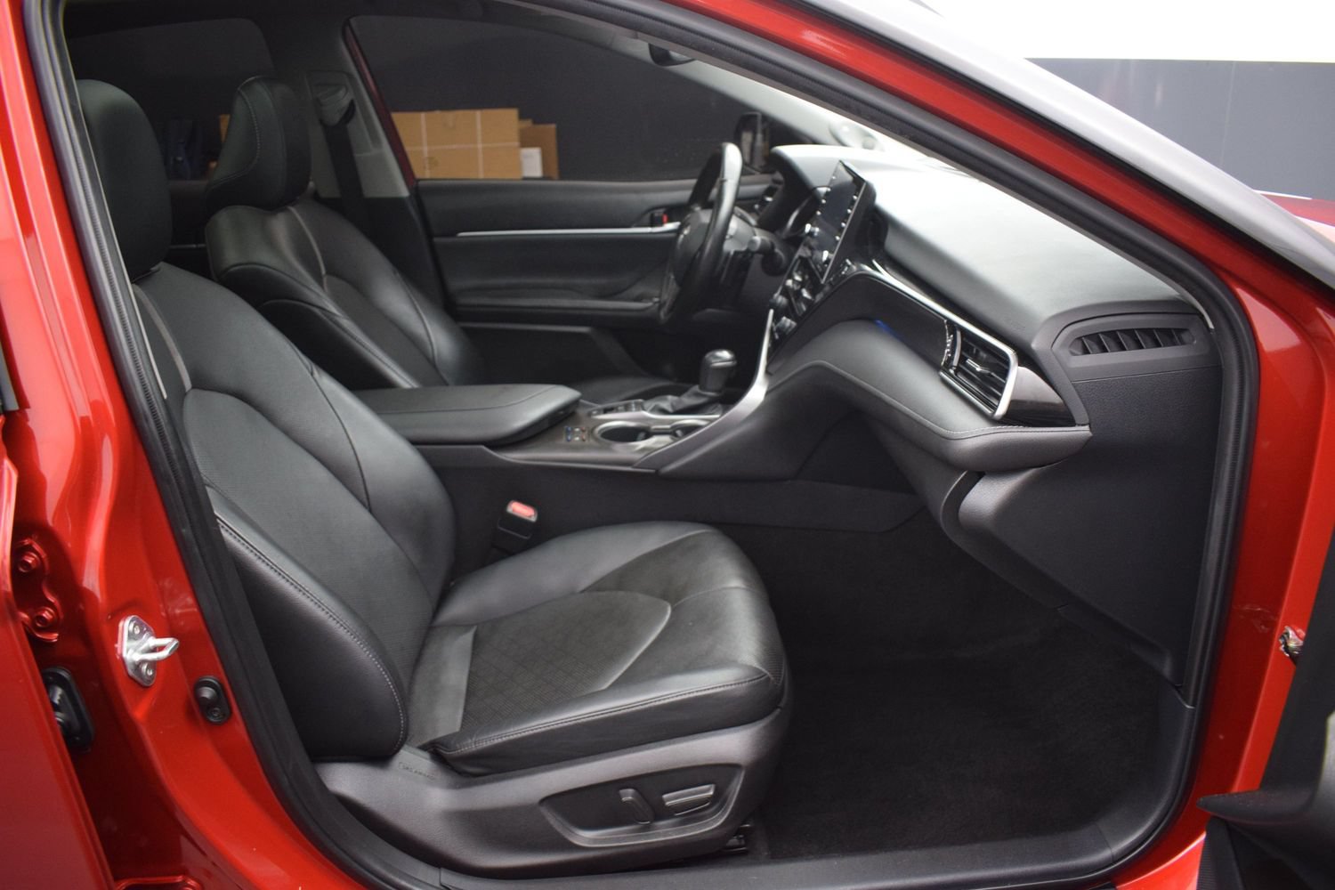 Used 2022 Toyota Camry XSE w/ Navigation Package FWD image 10