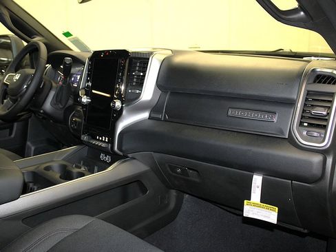 New 2026 RAM 2500 Big Horn AWD/4WD image 31